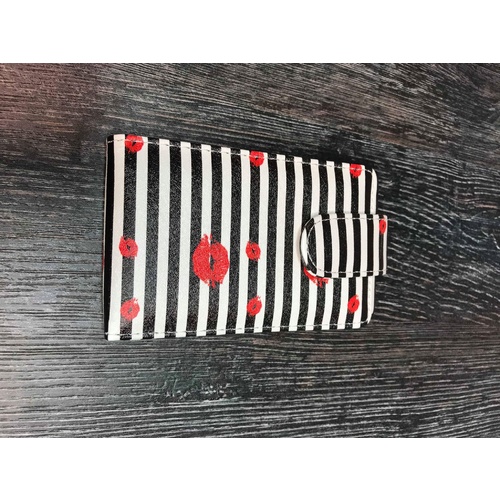 Black white Stripe Lips Pouch